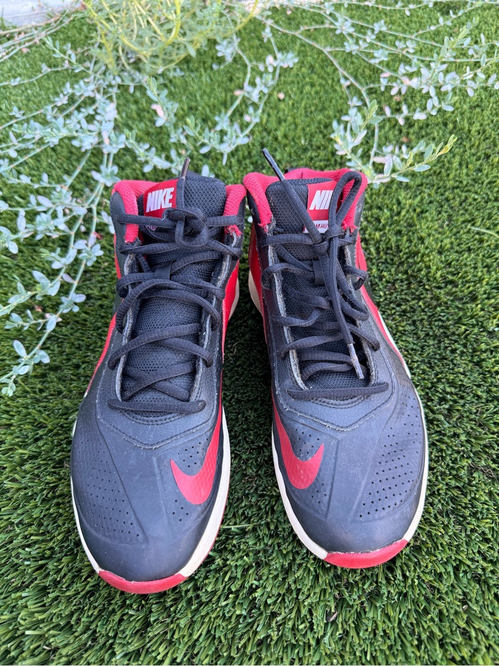 Nike Team Hustle D7 Basketball Sneakers - Youth 6